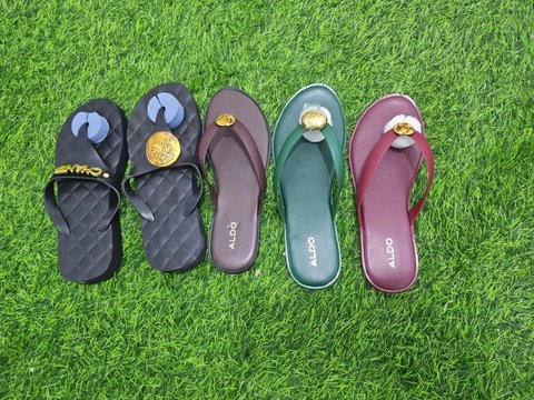 Gold-Tone Detail Flat Toe-Post Sandals